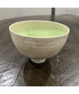 Liz Kinder Philly Studio Pottery Bowl Bisque White Swirls Green Glaze 4 ... - $55.27 CAD
