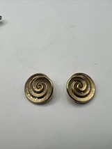 Vintage Crown Trifari C Golden Dimensional Spiral Clip On Earrings Gold Tone - £12.34 GBP