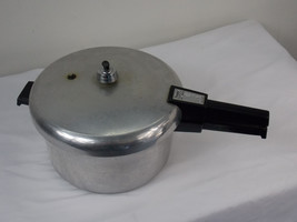 VINTAGE Presto 6-Quart Pressure Cooker Model A601A - $855.11 MXN