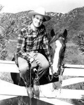 Gene Autry sits on fence with horse Champion at his side 8x10 inch photo - £7.79 GBP