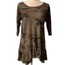 Dantelle Anthropologie Half Sleeve Camouflage Print Ruffle Bottom Top Size S NWT - £29.61 GBP