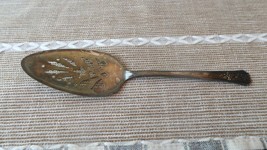 Vintage Silverplate Tudor Oneida Pie Server 8.5&quot; - $13.86