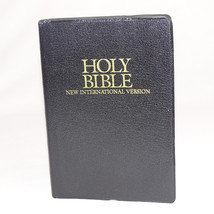 Holy Bible NIV Black Zondervan The Words Of Christ In Black And Red Lettering - £13.64 GBP