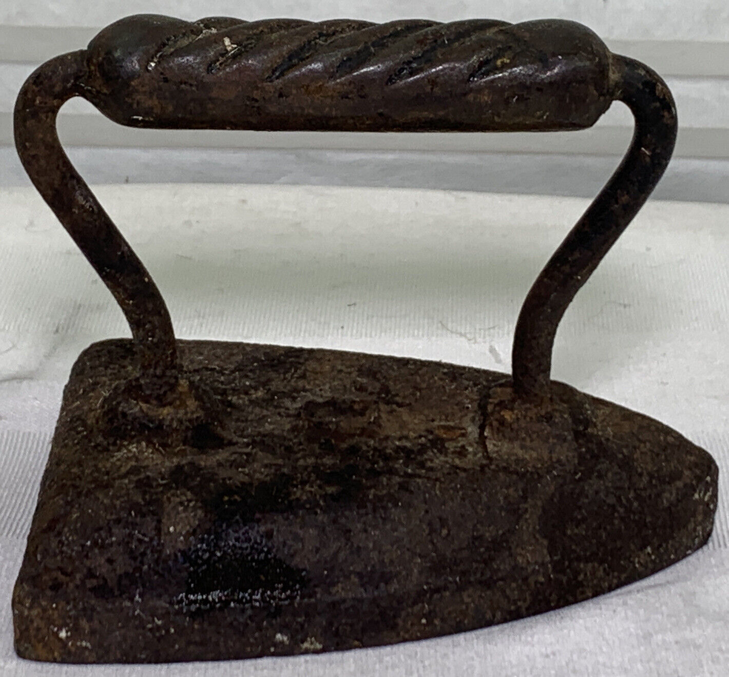 Vintage Antique Cast Iron Clothes Stovetop Iron Press or Door Stop 5” Se... - $11.76