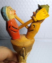 ANRI Mechanical Couple Hits Each Other With Brooms Bottle Stopper Carved Wood - £72.12 GBP