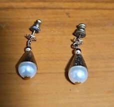 Vintage Pearl Teardrop Pierced Earrings - $9.89