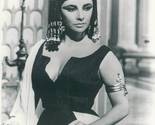 Elizabeth Taylor 8x10 photo in Cleopatra - £7.82 GBP