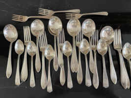 International Silver Company JS Co Flatware 33 Pieces, 1,300 Grams - £946.83 GBP