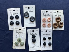 Vintage Assorted Lot Of 7 Cards La Petite Buttons USA Assorted Colors - $131.22 MXN