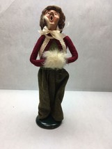Vintage Byers Choice Carolers 1988 Green Base Woman In Brown Coat White Muff - £42.98 GBP