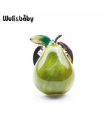 Wuil &amp; Baby Tiny Pear Manualist Brooch, Hat - Lapel Pin - $190.39 MXN
