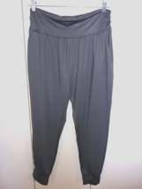 UEU LADIES GRAY SKIN FRIENDLY POLYESTER/SPANDEX CROPPED YOGA PANTS-XL-NW... - $22.13