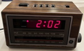 Alarm Clock General Electric GE AM/FM Radio Model 7-4601A Woodgrain Vintage - £17.00 GBP