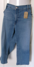 Levi&#39;s style 311 shaping skinny capris light wash Size 24W Cotton Blend - $25.69