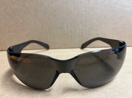 Elvex Safety Glasses - Dark Lenses - $219.96 MXN
