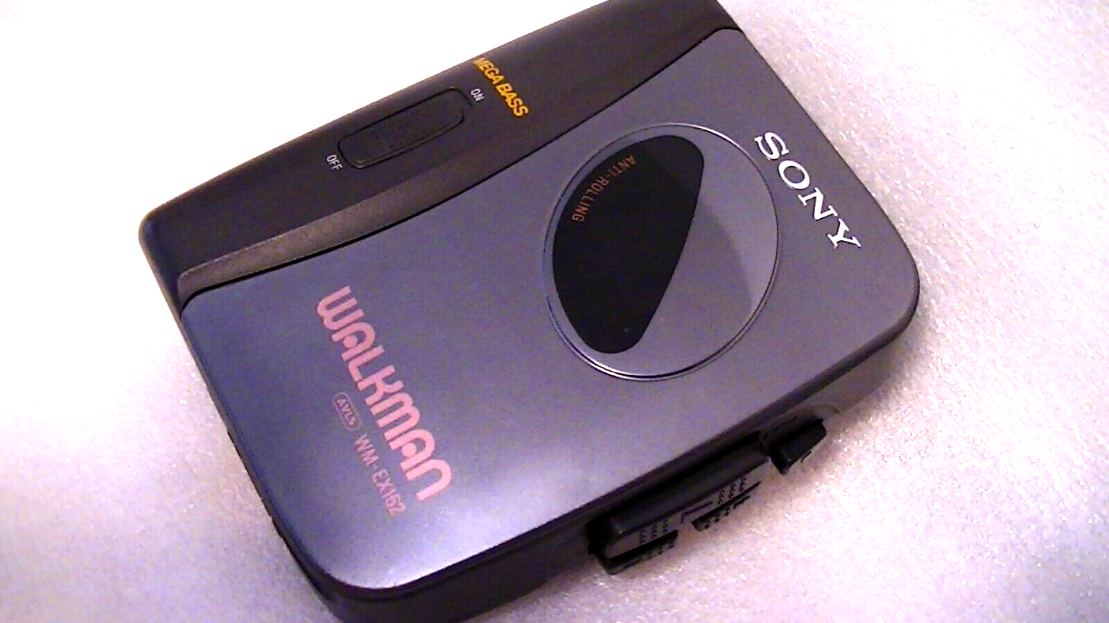 Restored VINTAGE SONY WALKMAN CASSETTE PLAYER WM-EX162, Works very well  			