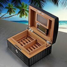 Brizard and Co. "La Casita de Puros" Humidor - Croco Pattern Black 12 / 20 Count image 4