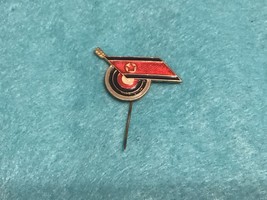 Vintage Korea Propaganda Badge Pin (DPRK) - $372.63 MXN
