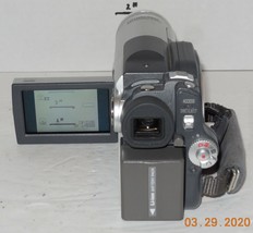  Hitachi DZ-BX35A DVD Camcorder 24x Optical Zoom SD Card Video Camera - £115.18 GBP