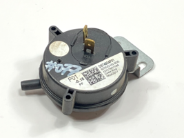Trane D674924P01 Furnace Air Pressure Switch 9370VO-HS-0035 -0.15 PF  us... - $410.08 MXN