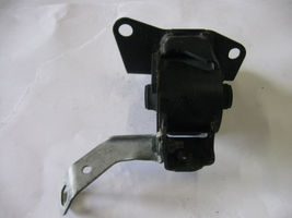 2000-05 Toyota Celica GT & GT-S Autmatic Transmission Enigne Motor Mount image 6