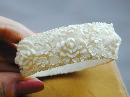 Cream Molded Celluloid Plastic Floral Clamper Bracelet Vintage - £24.03 GBP