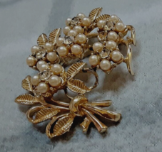 Vintage Beautiful Brooch with pearls and Swarovski made in Europe - £25.45 GBP
