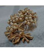 Vintage Beautiful Brooch with pearls and Swarovski made in Europe - £24.90 GBP