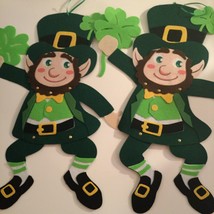 St Patricks Decor 2 pc hanger door wall set Leprechaun sign clover green new - £19.26 GBP