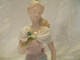 Lady Porcelain Figurine Moments &amp; Memories Avon 2002 - $12.86