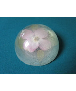 PAPERWEIGHT PINK FLOWER INSIDE CLEAR RESINE 2 X 4 1/2&quot; - $1,021.49 MXN