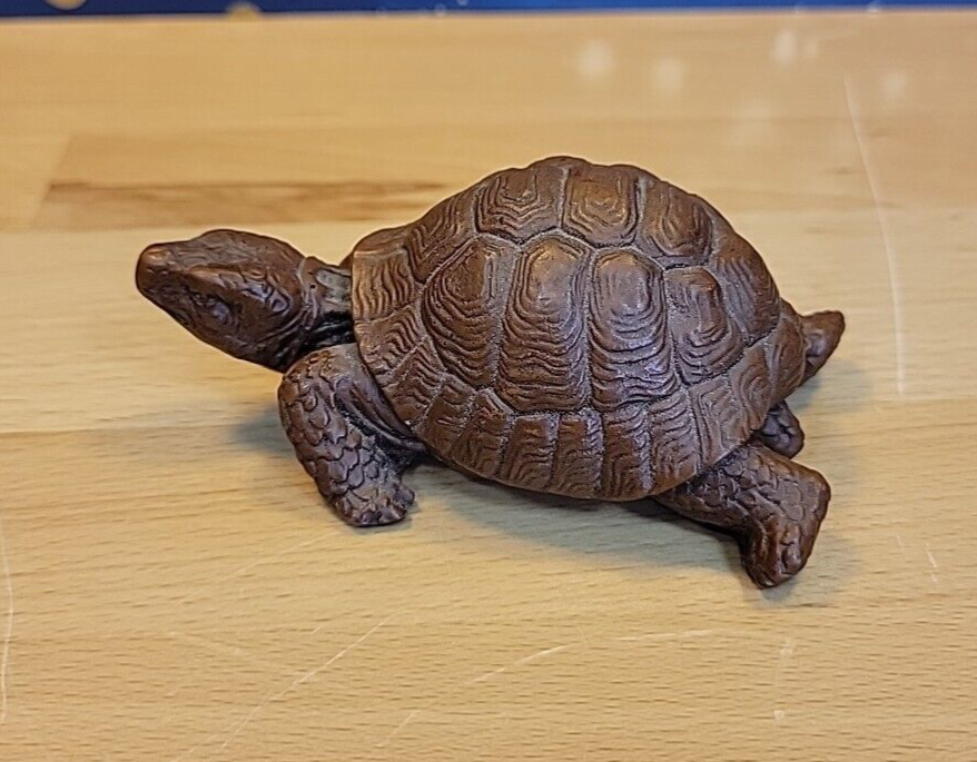 Primary image for Red Mill Manufacturing Hand Crafted Faux Wood Carved Tortoise Box Turtle 4”