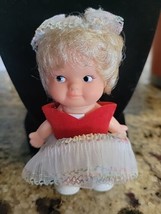 Vintage 1966 Uneeda Pee Wee Girl Character Doll 3 1/2&quot; Tall Blonde Velvet Dress - £11.68 GBP