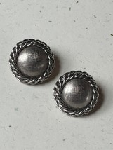 Vintage Large Etched Silvertone Cab in Chain Frame Clip Earrings – one inch in  - £8.92 GBP