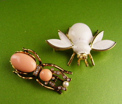 Joan rivers beetle brooch - Vintage white enamel bee pin - Insect pin set -  Vin - £47.40 GBP