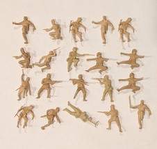 20 2&quot; Toy Soldiers 1960s Marx Beige Japanese Army Men Composite - £10.25 GBP