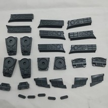 (27) Sci-Fi Vehicle Miniature Bits And Pieces - $288.75 MXN