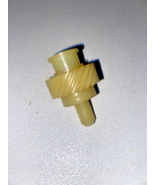 1984-1993 NEW GENUINE MOPAR SPEEDOMETER PINION, PART NUMBER 5222388 - €21,25 EUR