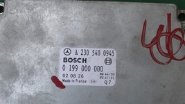 Mercedes R230 SL500 SL550 Front SAM Fuse Box Control Module A2305450945 image 2