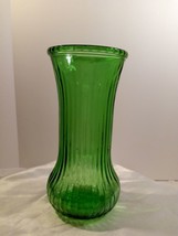 Vintage E O Brody Green Ribbed Vase Cleveland, OH USA - £10.28 GBP