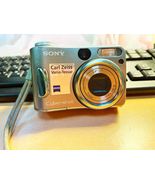 Sony Cyber shot DSC-S60 4.1MP Digital Camera Silver - $60.00