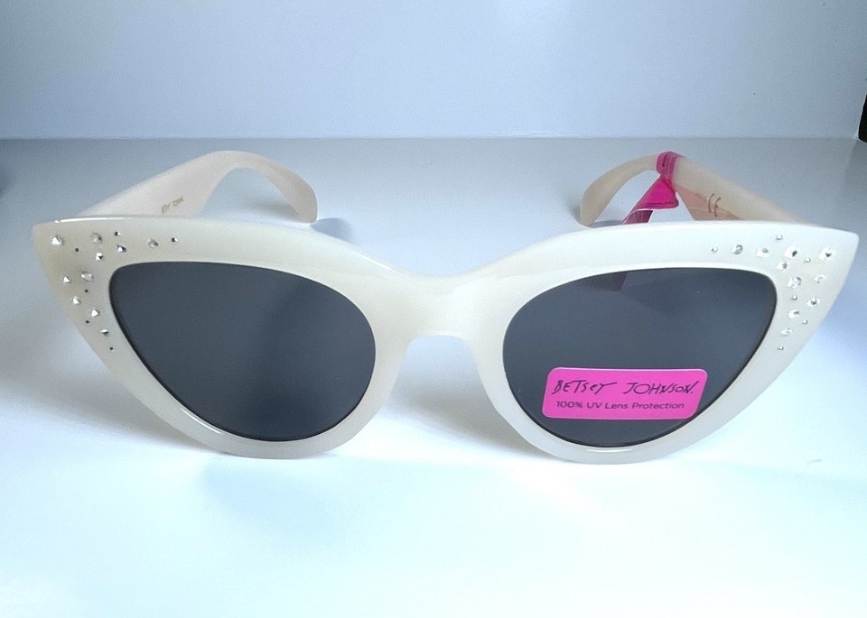 NEW BETSEY JOHNSON Cat Eye Ivory Purple Rhinestone Lace BJ 104 Sunglasses + Case Item image 2