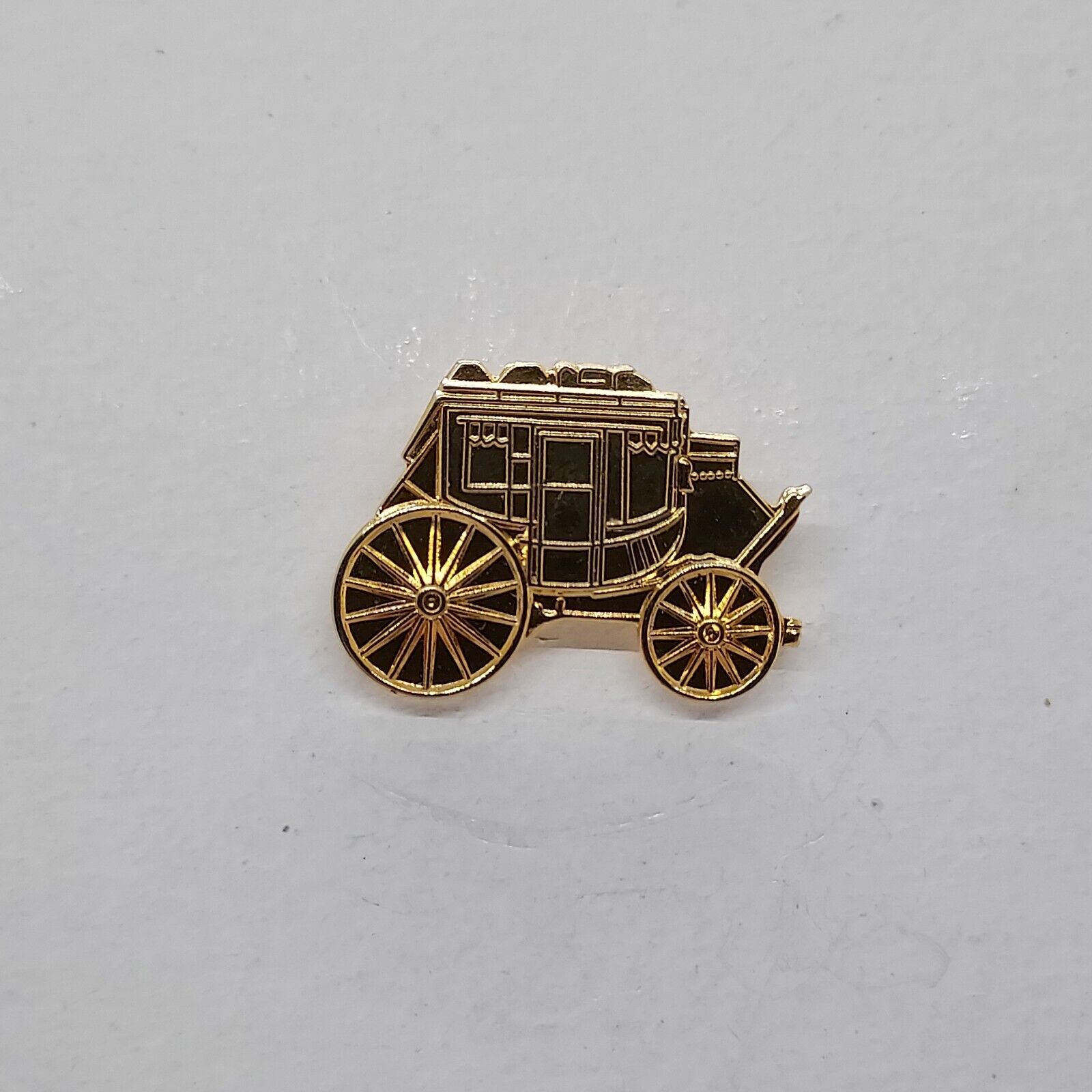 Primary image for Beautiful Wells Fargo Bank Stagecoach Gold Tone Pin
