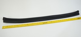 09-2015 bmw 750li  760li 740li 750i 740i front bumper top rubber weather... - $916.37 MXN