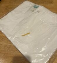 Vintage Hand Embroidered 72x80” Tablecloth White Daisy Floral Spring Cot... - $49.49