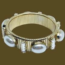 vintage elastic gold tone rinetine fux pearl bracelet 7” - $29.91
