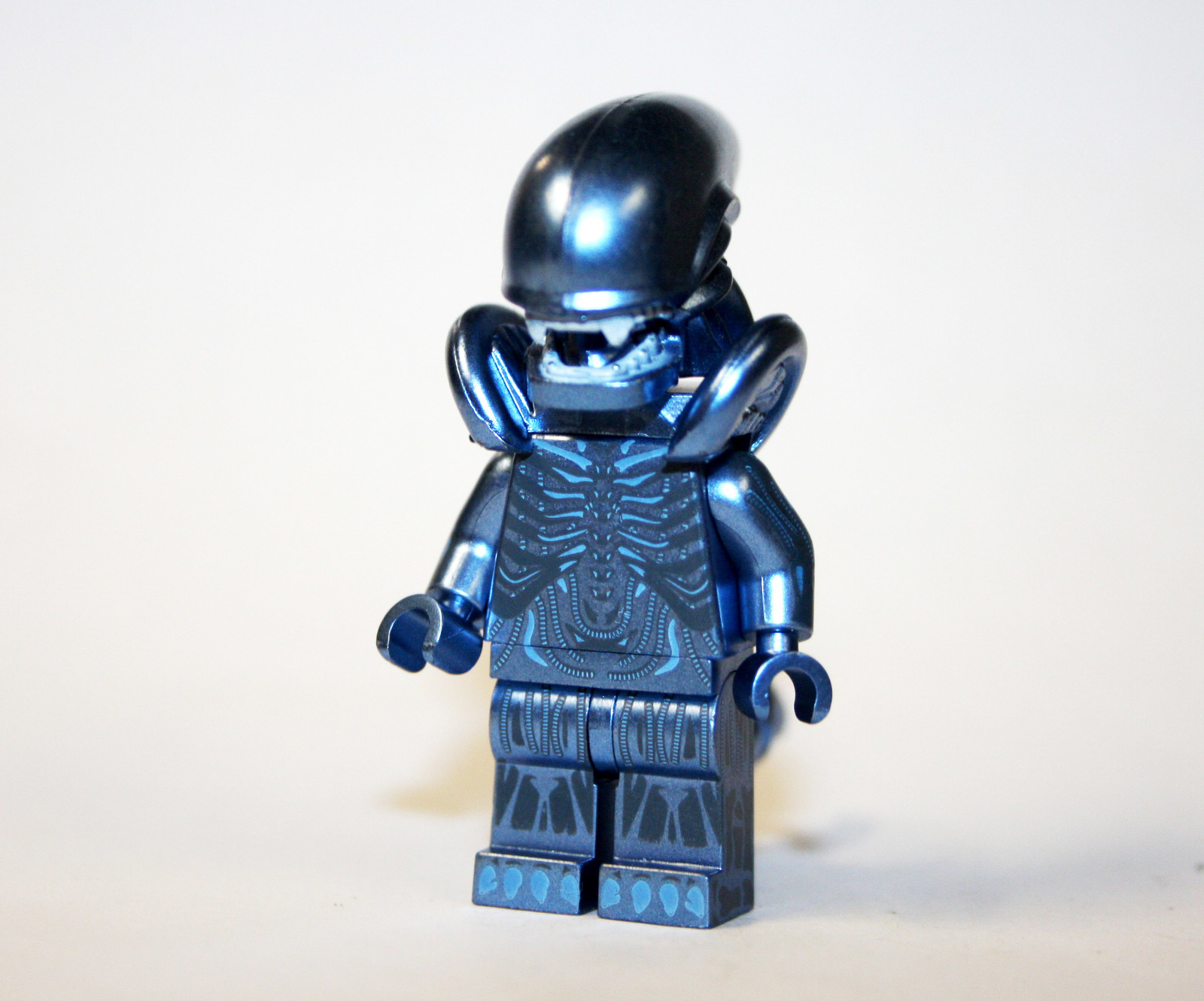 Minifigure Alien Xenomorph Blue Metallic Horror Movie Monster US Seller - $7.98
