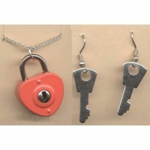 Funky HEART LOCK and KEY NECKLACE & EARRINGS SET-BFF Couple Love Costume Jewelry - $8.81