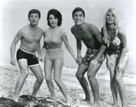 Beautiful Annette Funicello Mary Hughes &amp; Frankie Avalon 8X10 Photo - £7.11 GBP