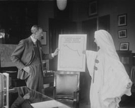 Red Cross officials show declining tuberculosis death rate 1923 Photo Print - £6.93 GBP+
